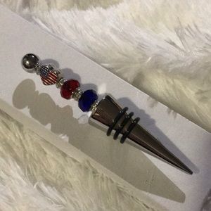 Metal beaded Americana wine stopper